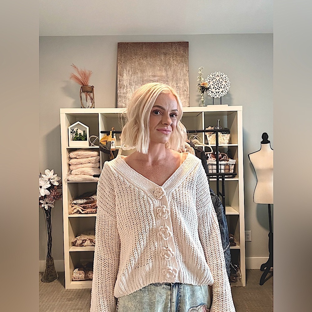 Women’s POL Boho/Cottage Core Rose button Cardigan